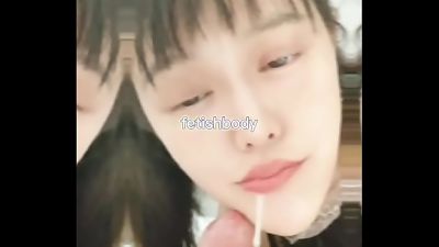 [Highlights] hungry for your semen--ejaculate / slurping the head of the cock during climax / greedy expression / oral cum / contrast slut / maid jaws blows licking the glans of the step-brother during orgasm soul is interesting