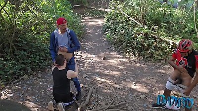 security cameras catch males nailing in the woods part 2 (COMPLETE ON RED)